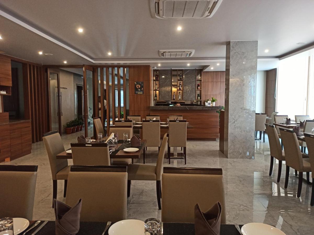 Hotel Tree Fern Dibrugarh Ngoại thất bức ảnh