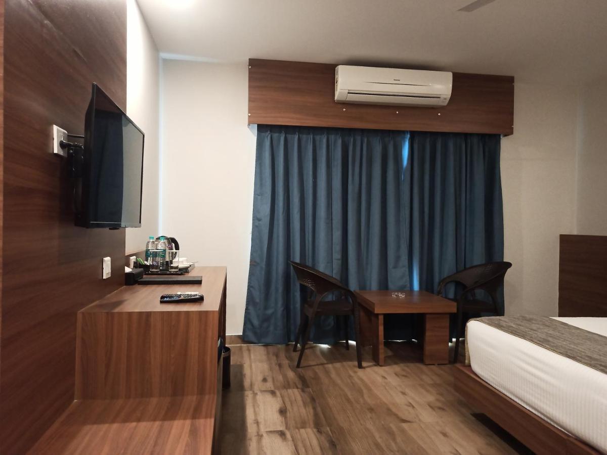 Hotel Tree Fern Dibrugarh Ngoại thất bức ảnh