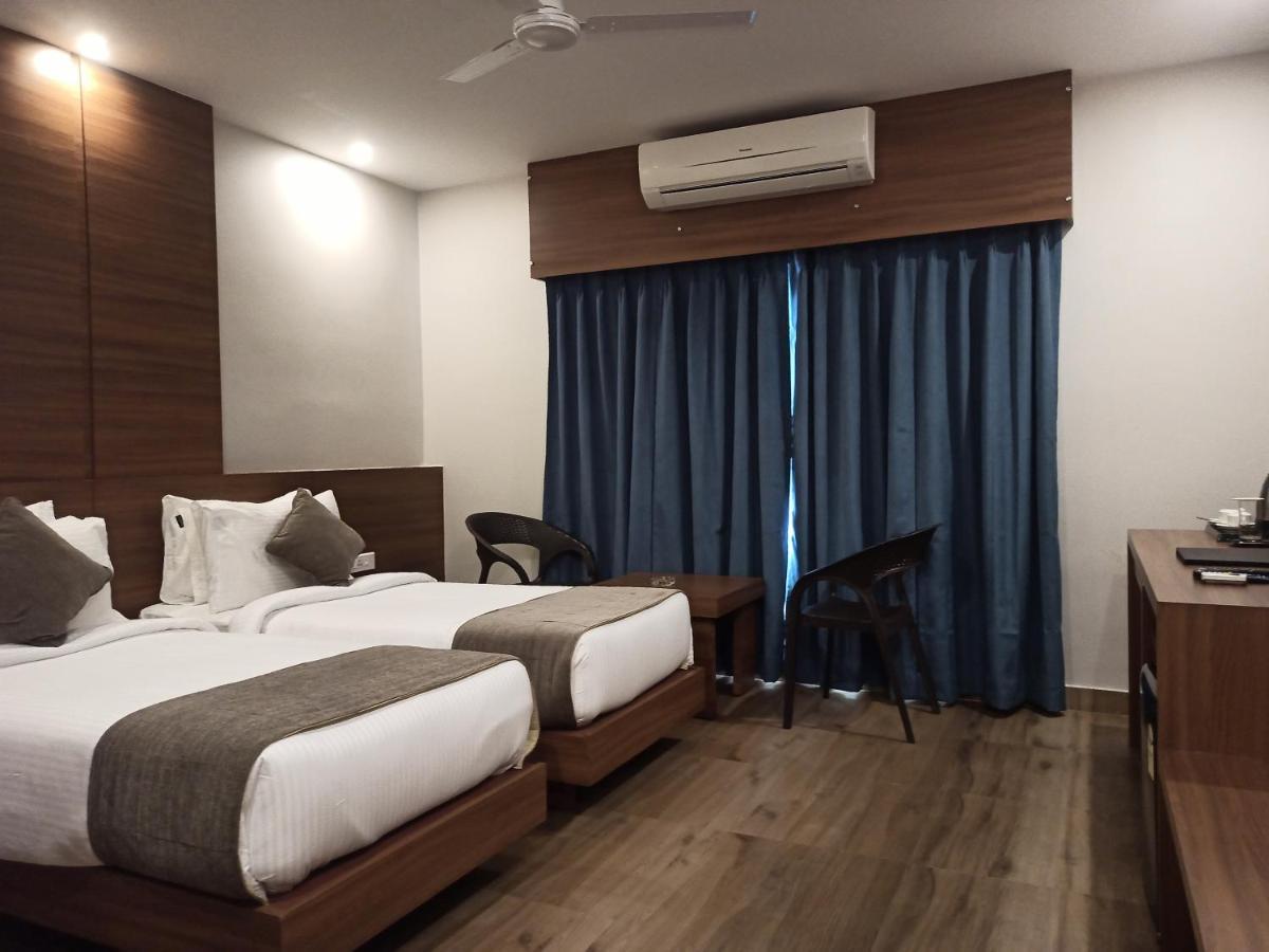 Hotel Tree Fern Dibrugarh Ngoại thất bức ảnh