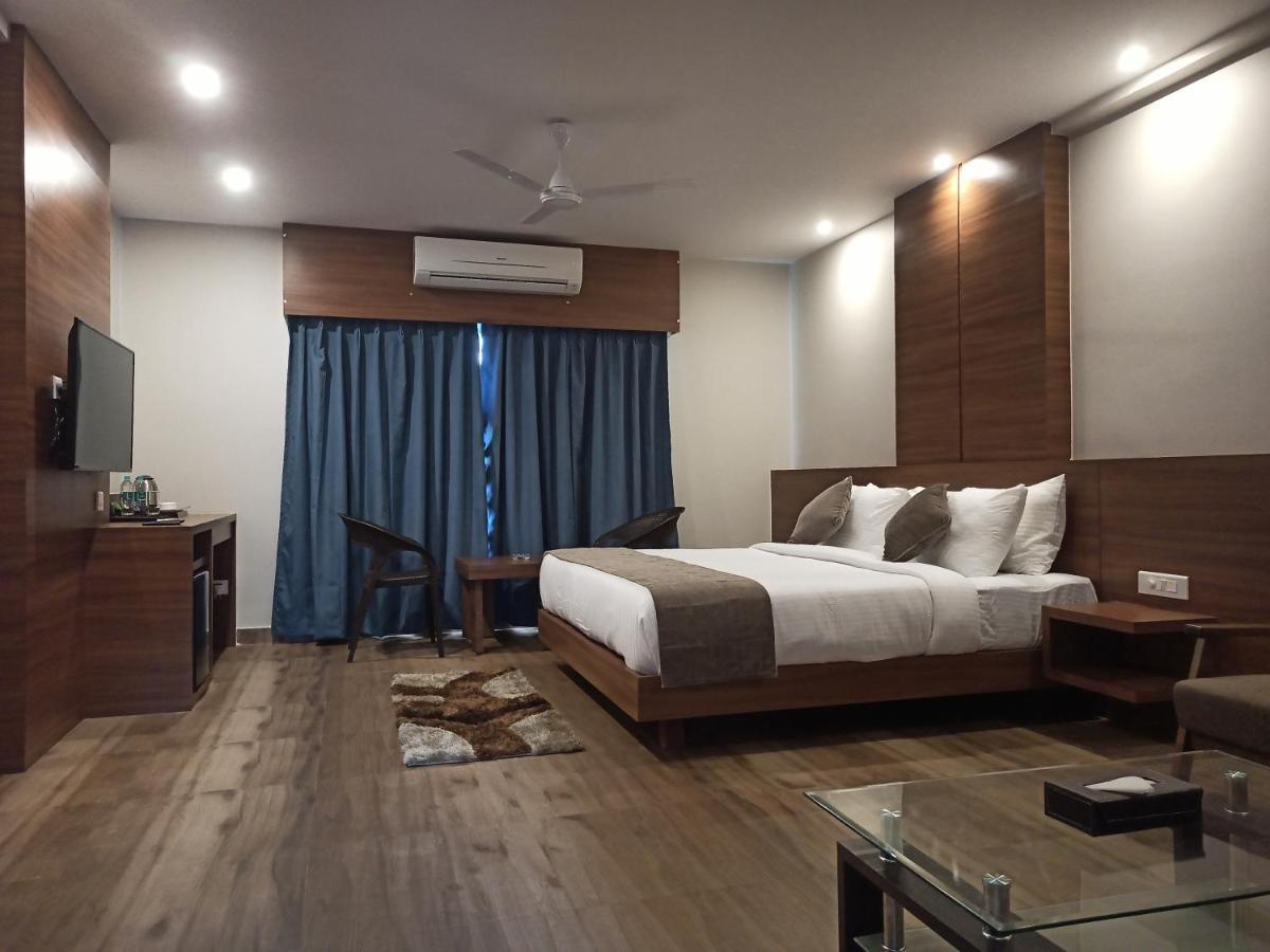 Hotel Tree Fern Dibrugarh Ngoại thất bức ảnh