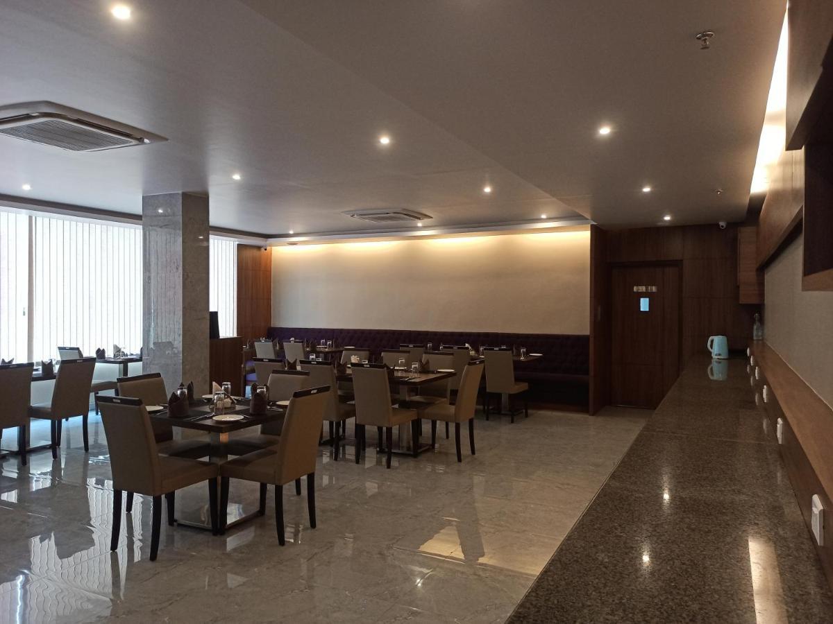 Hotel Tree Fern Dibrugarh Ngoại thất bức ảnh