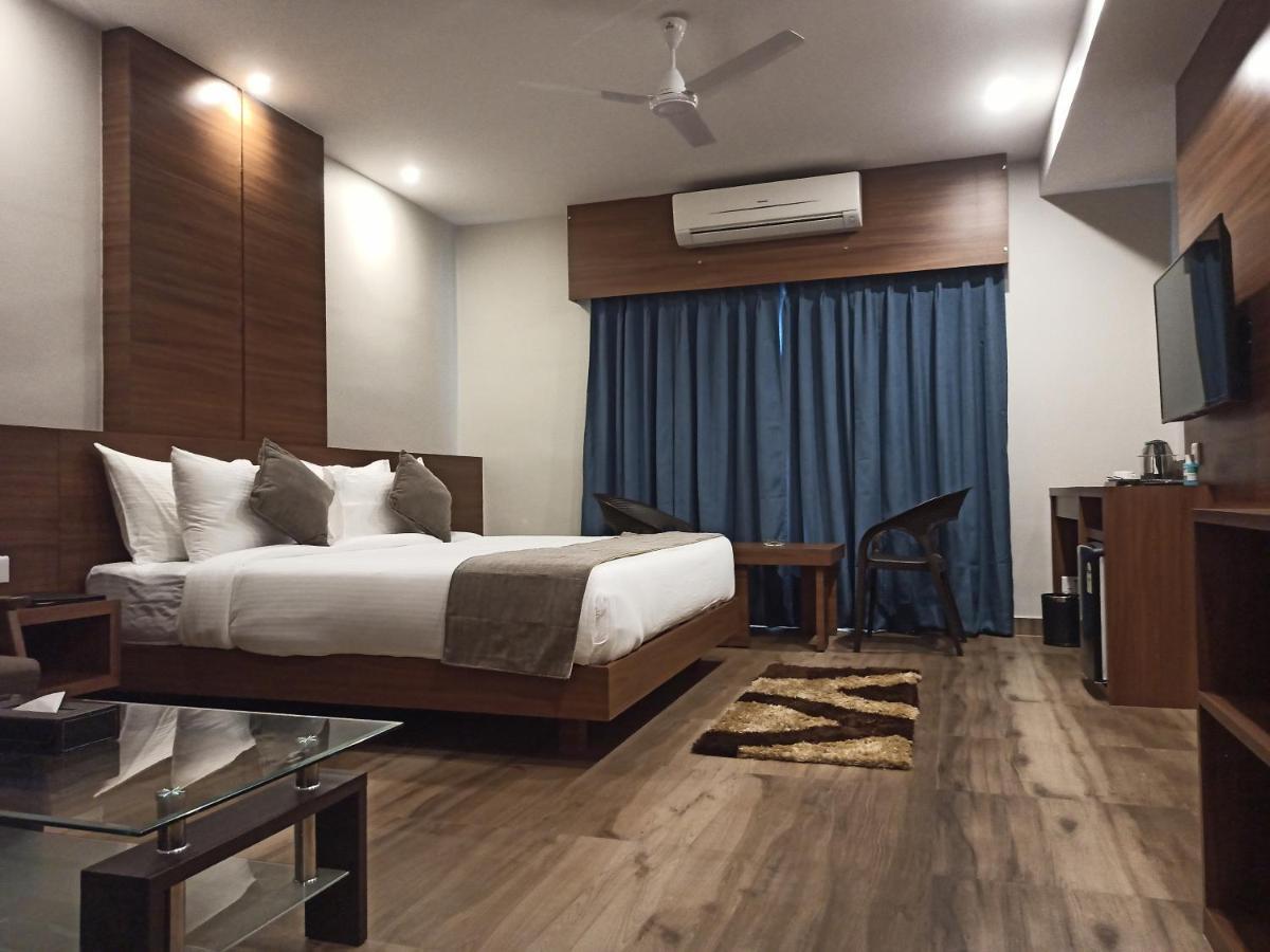 Hotel Tree Fern Dibrugarh Ngoại thất bức ảnh