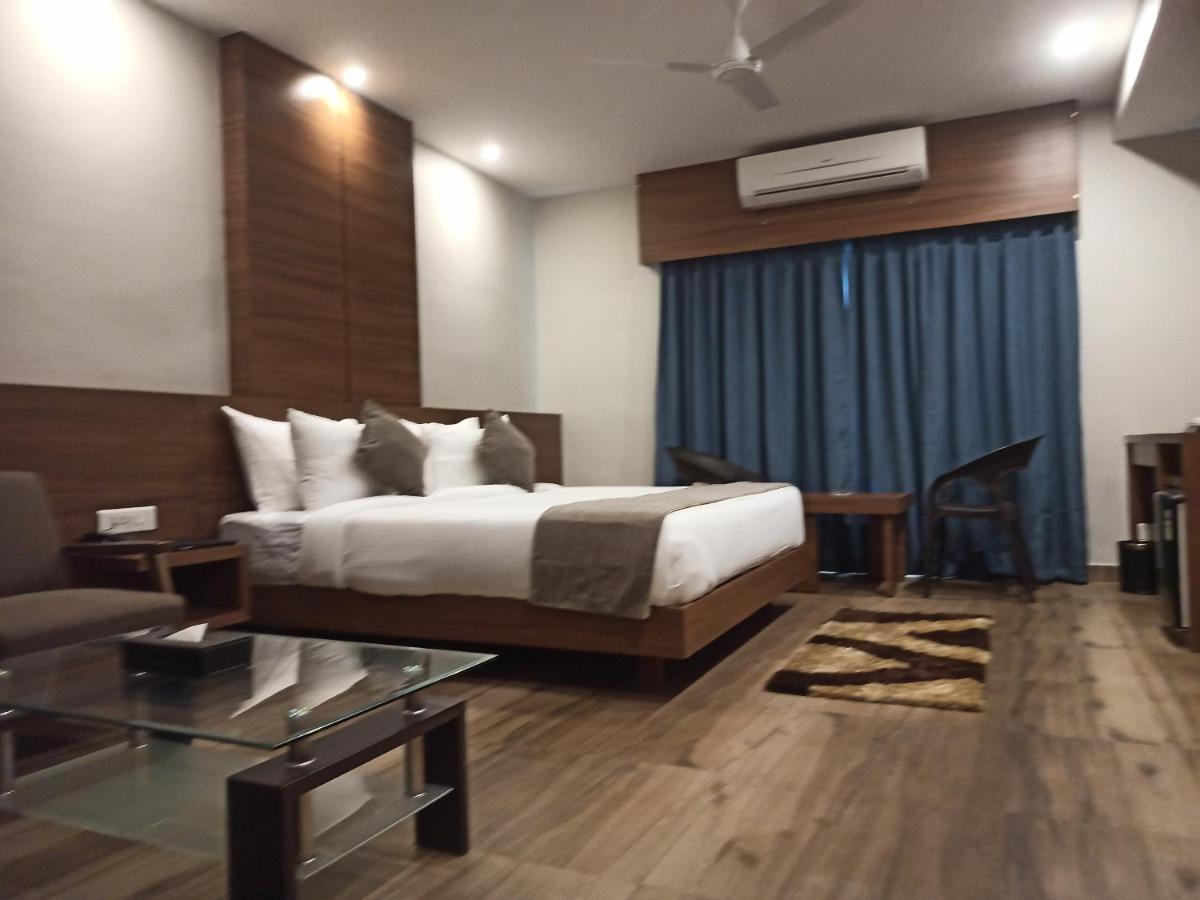 Hotel Tree Fern Dibrugarh Ngoại thất bức ảnh