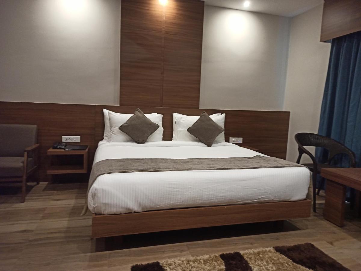 Hotel Tree Fern Dibrugarh Ngoại thất bức ảnh