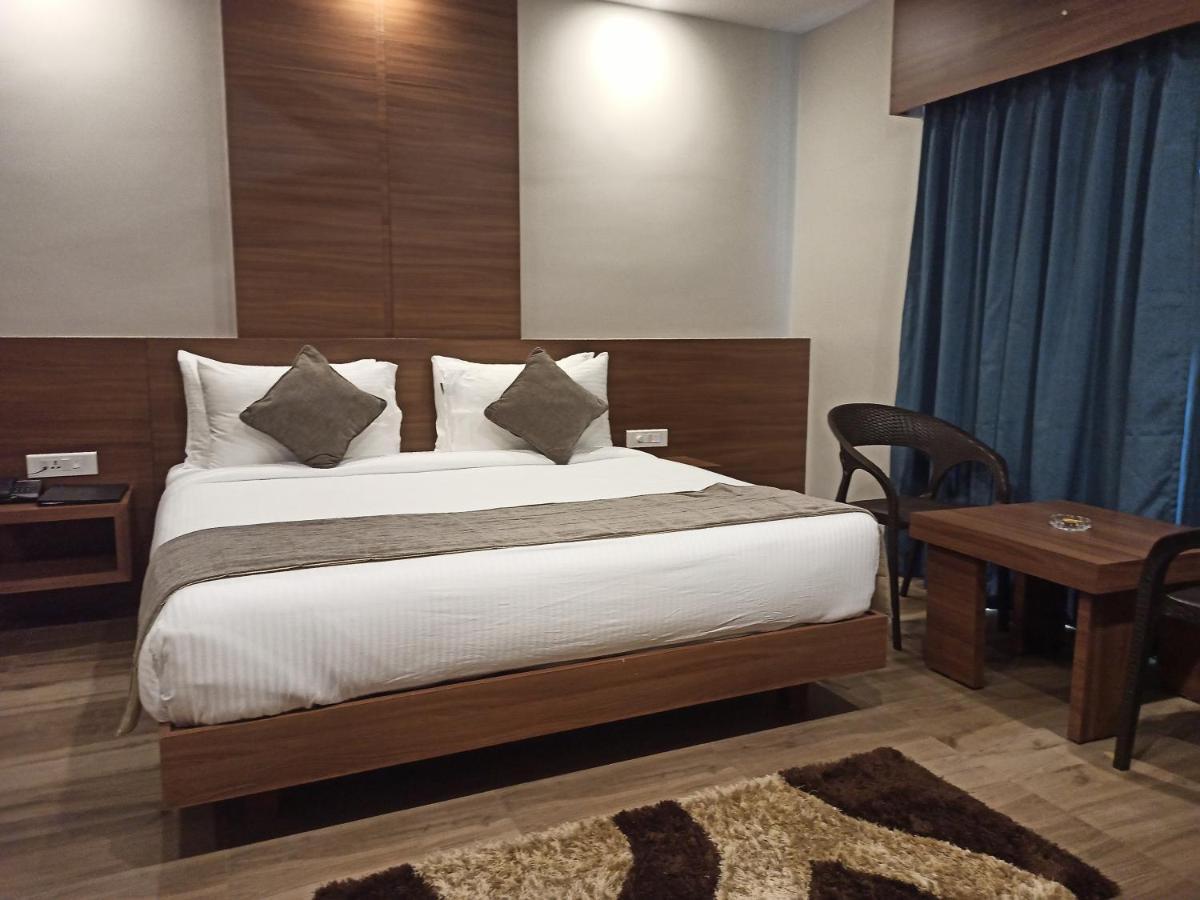 Hotel Tree Fern Dibrugarh Ngoại thất bức ảnh