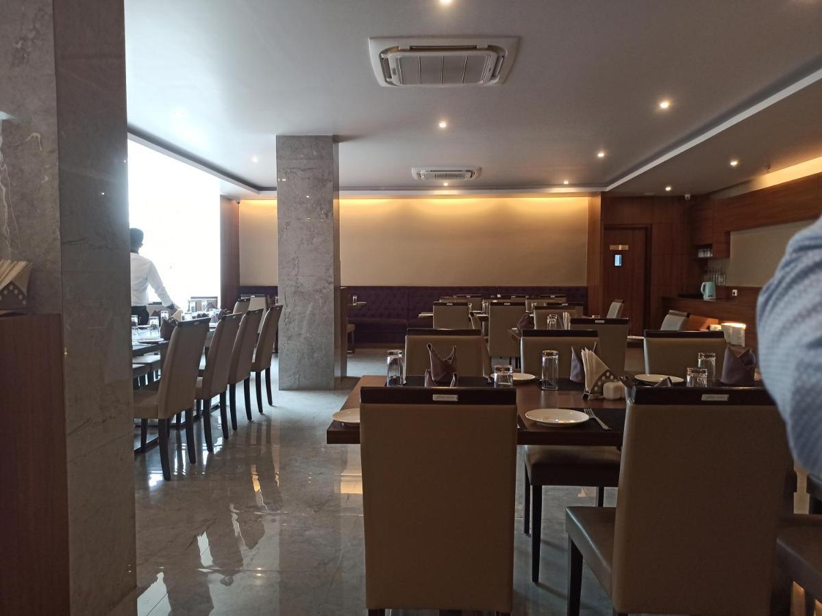 Hotel Tree Fern Dibrugarh Ngoại thất bức ảnh