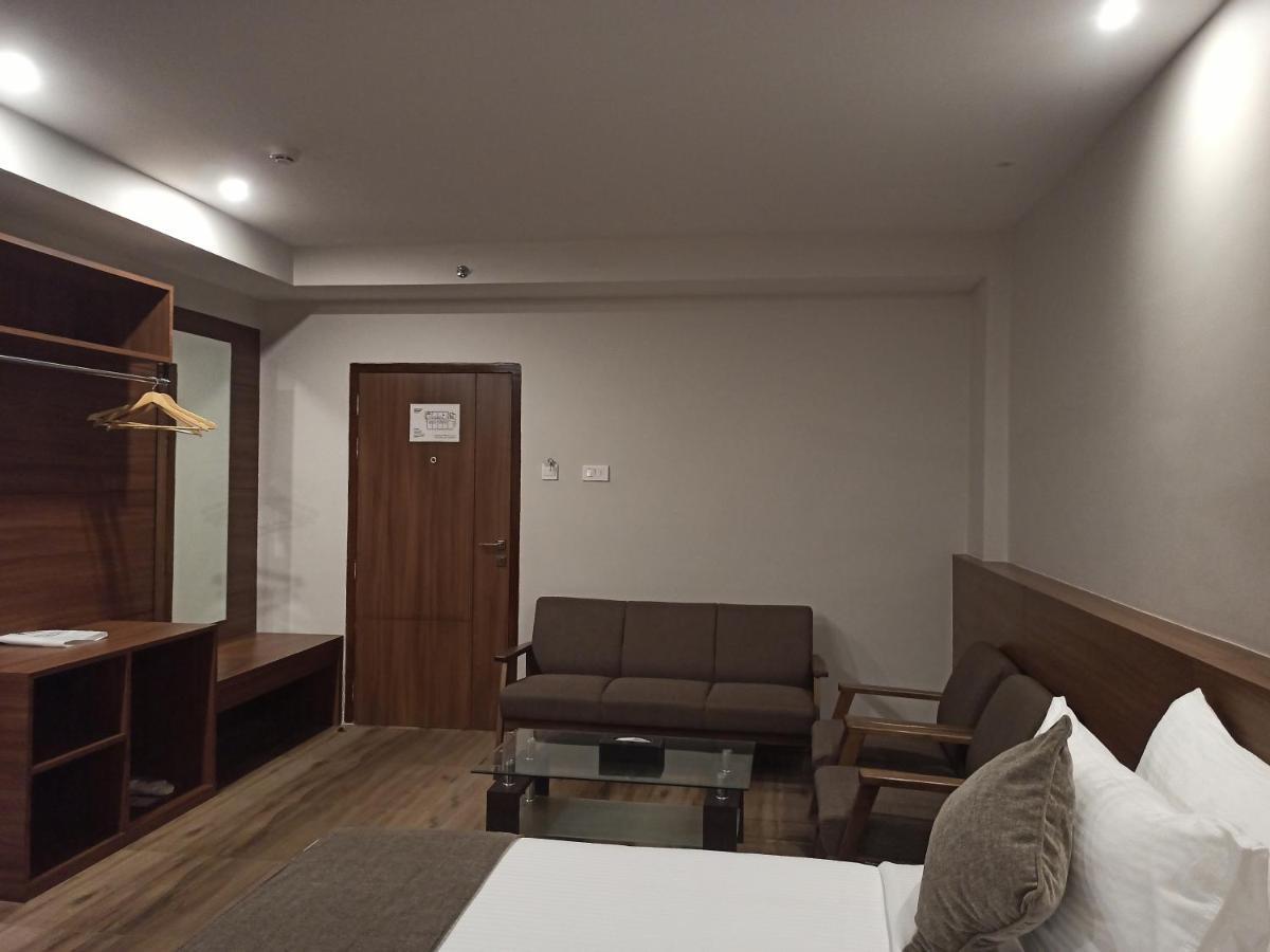 Hotel Tree Fern Dibrugarh Ngoại thất bức ảnh
