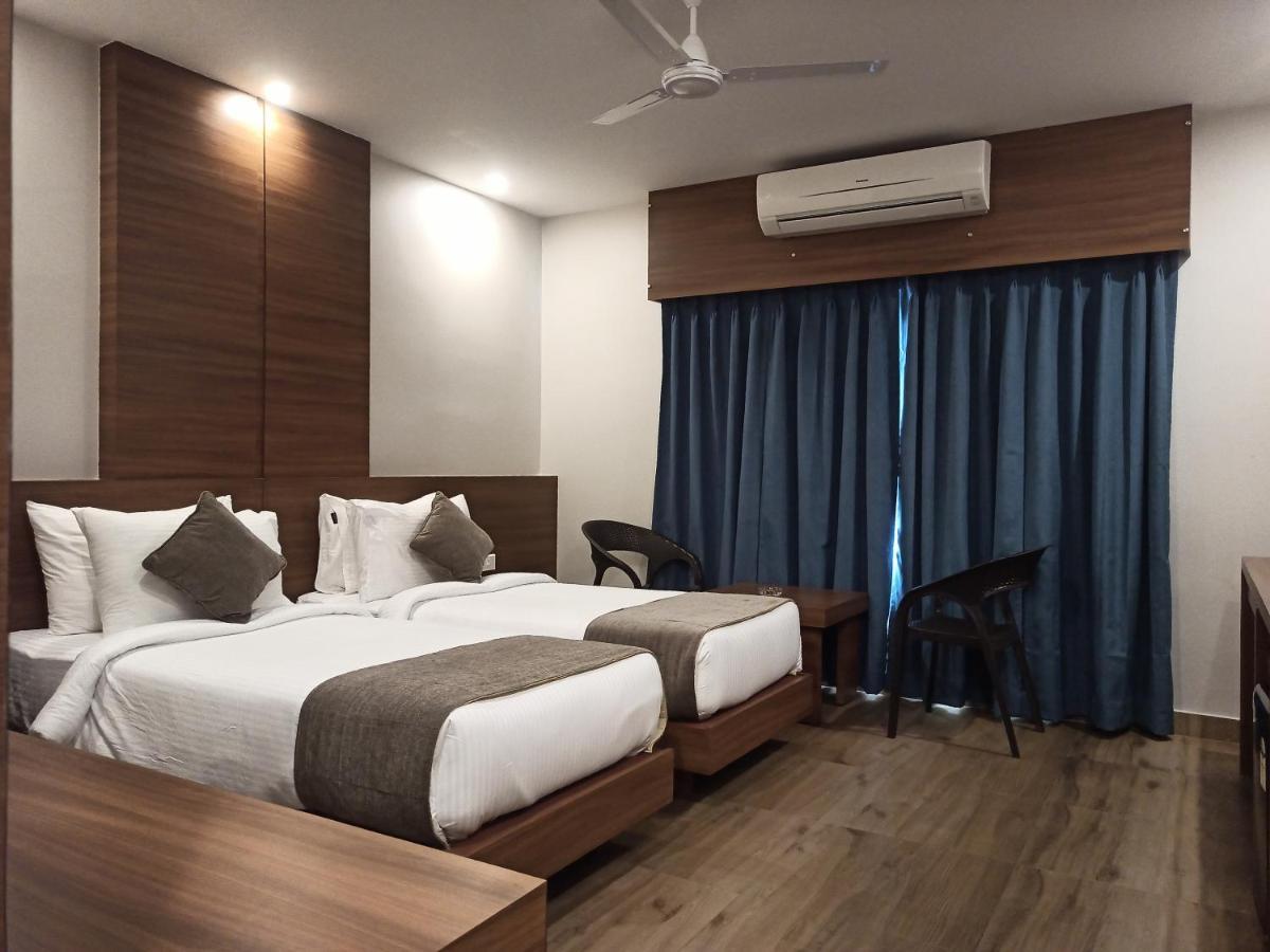 Hotel Tree Fern Dibrugarh Ngoại thất bức ảnh
