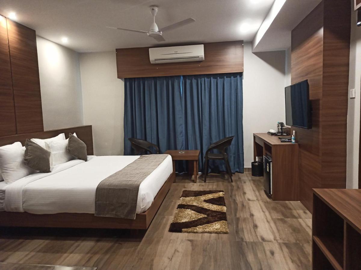 Hotel Tree Fern Dibrugarh Ngoại thất bức ảnh