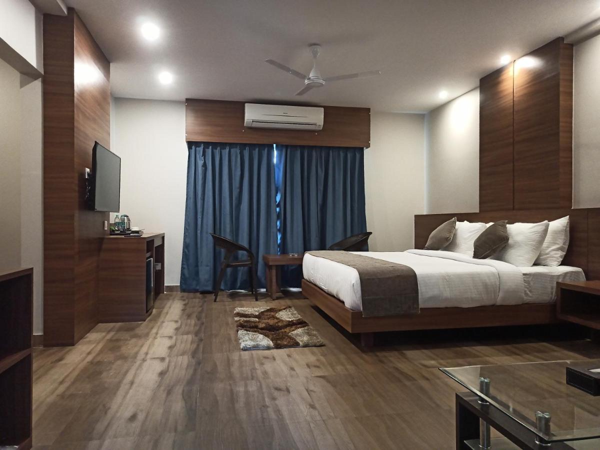 Hotel Tree Fern Dibrugarh Ngoại thất bức ảnh