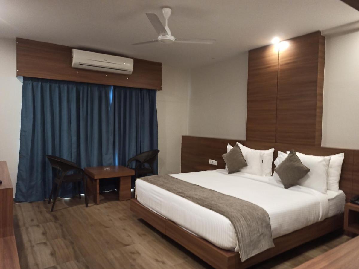 Hotel Tree Fern Dibrugarh Ngoại thất bức ảnh