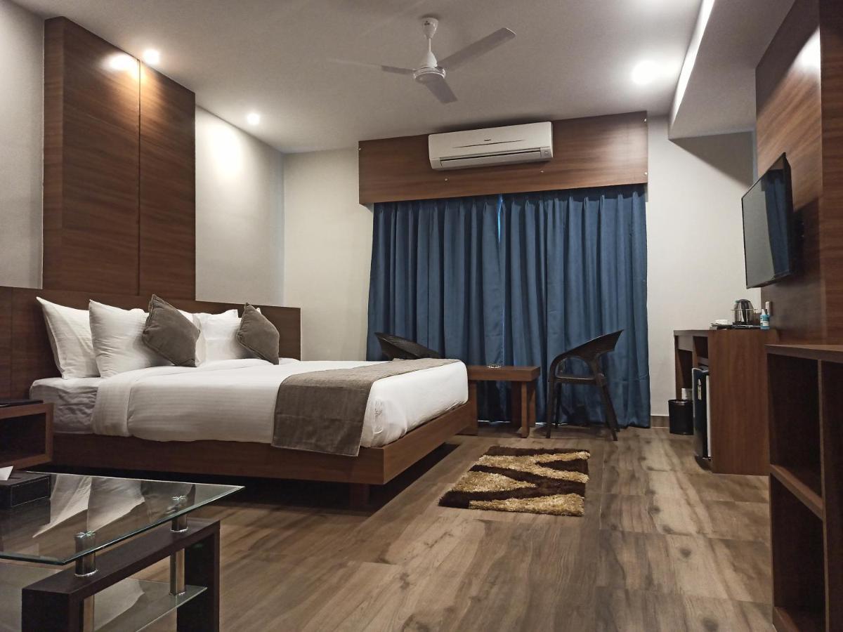 Hotel Tree Fern Dibrugarh Ngoại thất bức ảnh