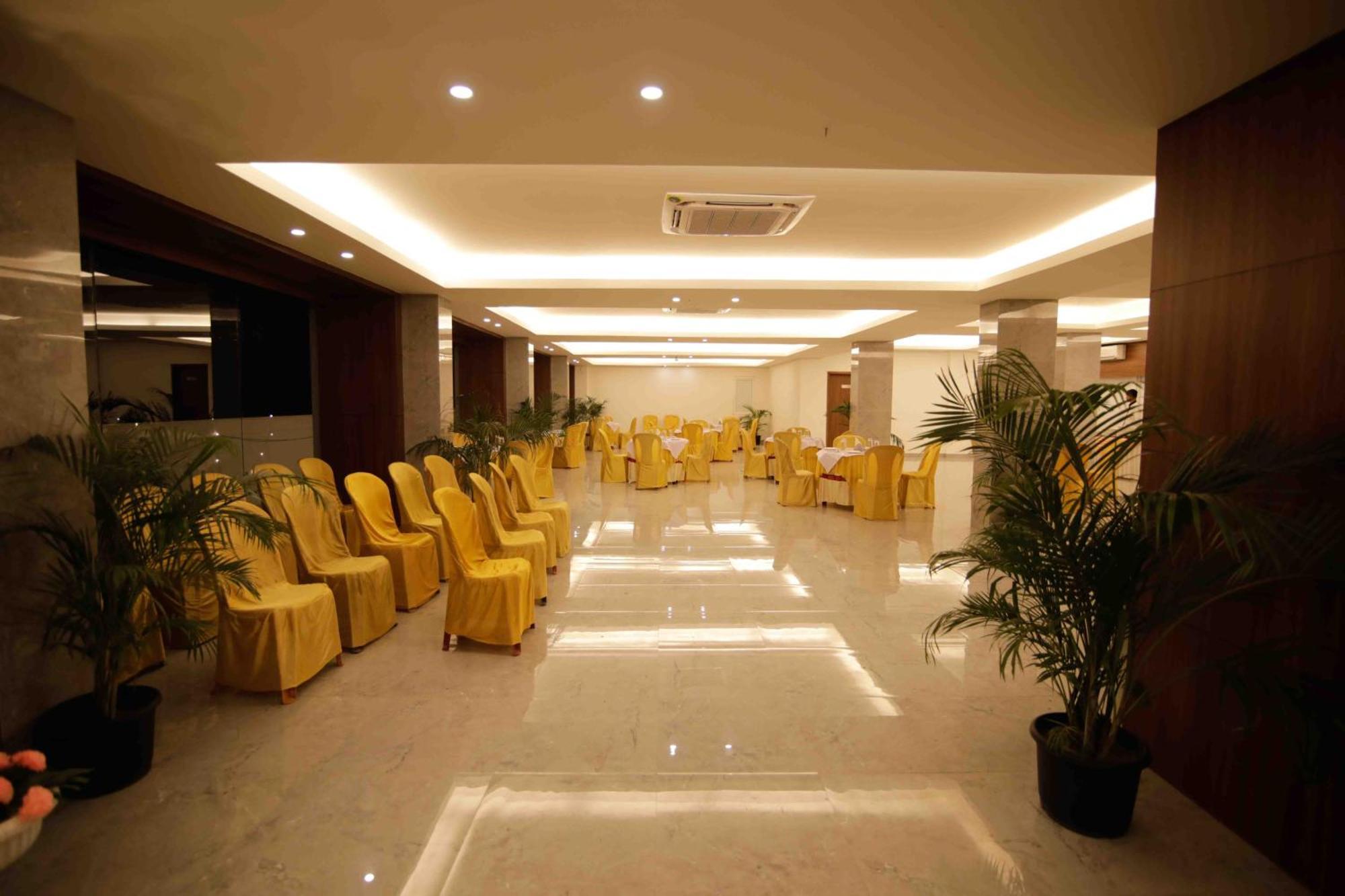 Hotel Tree Fern Dibrugarh Ngoại thất bức ảnh